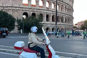 Vespa 125 Noleggio Roma