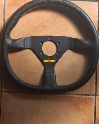 volante momo 