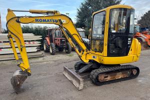 KOMAT'SU PC27R (30 q.li) + 2 Benne