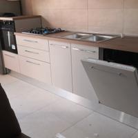 cucina tavolo e sedie 