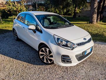 KIA Rio 3ª serie - 2015