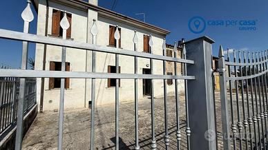 Casa singola con ampio scoperto