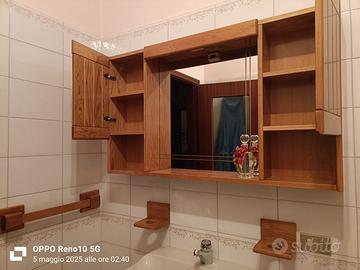 Arredo bagno in legno