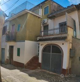 Casa indipendente con garage e terrazzi