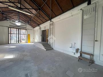 MAGAZZINO A REGGIO NELL'EMILIA