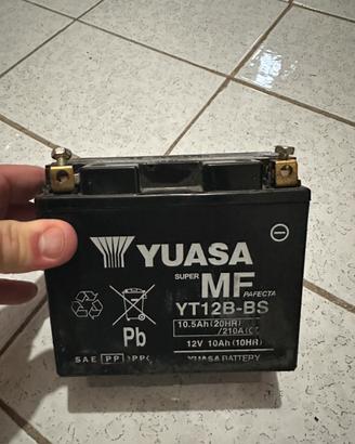 Batteria yuasa YT12B-BS