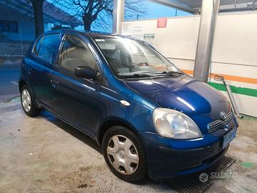TOYOTA Yaris - 2001