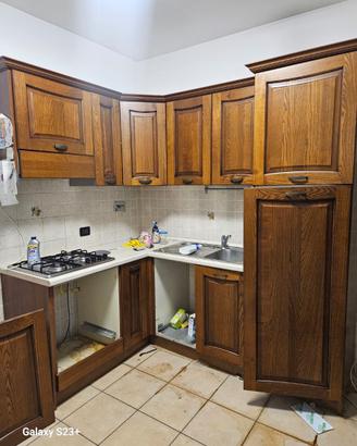 Cucina ad angolo legno massello