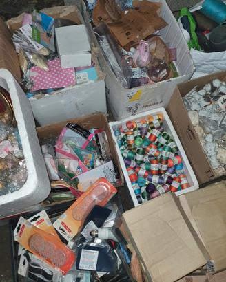 stock tantissima marce  x mercati  molte scatole