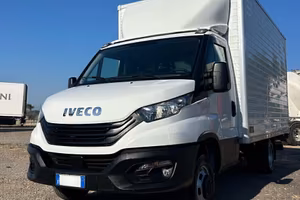 IVECO DAILY 35C14 FURGONE CON PEDANA 8 Q.LI -2023