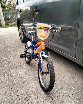 biciclettata da bambini 