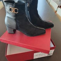 Ferragamo stivaletti 42 pelle