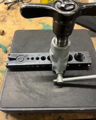 Cartellatrice flangiatore ridgid