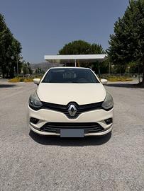 Renault Clio 1.2 16v Life 75cv