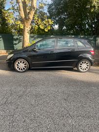 Mercede nero classe B