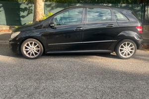 Mercede nero classe B