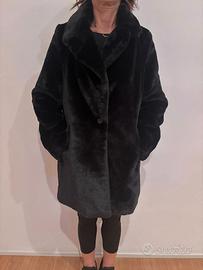 Pelliccia nera sintetica tg S Pull&Bear