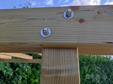 Gazebo in legno trattato