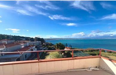 Trivani vista mare