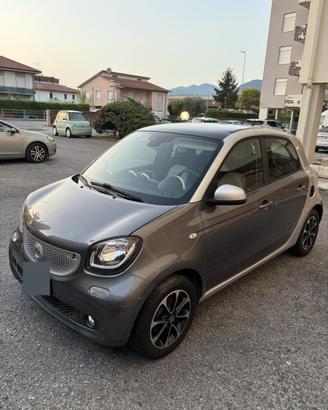Smart fourfour 2015