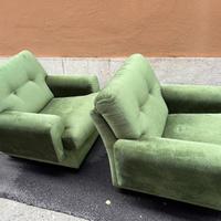 Coppia di poltrone mid century in velluto verde