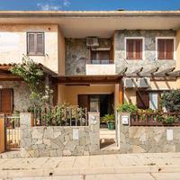 Villa a schiera bilivelli con posto auto