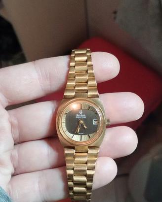 Bulova Accutron gold donna