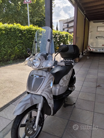 Scooter Aprilia scarabeo cc181