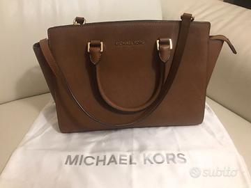 Borsa MICHAEL KORS modello SELMA-TOTE. 