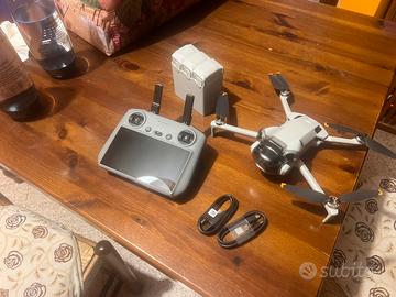 DJI MINI 4 pro fly more combo
