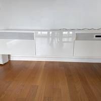 Mobile tv ikea besta con sistema audio uppleva