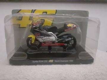 Modellino APRILIA RSW 250 Valentino Rossi 1999