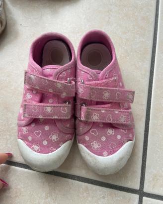 Scarpe bimba Chicco.