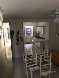 Casa indipendente di 80 m² con 3 locali e box auto