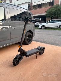 Monopattino elettrico ausom