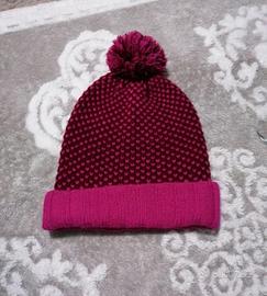 Berretto Benetton cuori e pompon