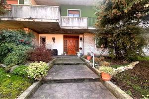 Villa singola con giardino con grandi potenzialità