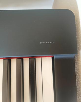 Pianoforte digitale Yamaha P-225 + accessori