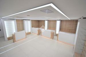 NEGOZIO A MONTEGROTTO TERME