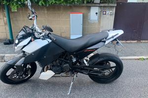 KTM Duke 690