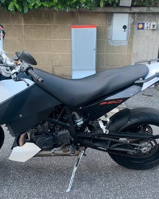 KTM Duke 690