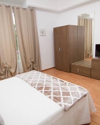 Arred. completo camera B&B, mobili, TV e minifrigo