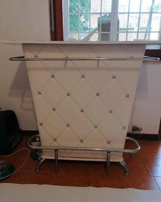 Tavolino da bar bianco