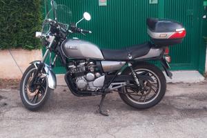 Yamaha XJ550