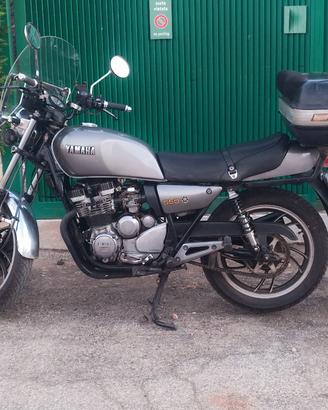 Yamaha XJ550
