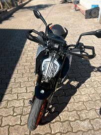 KTM DUKE 390