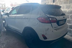 FORD FIESTA 1000 INCIDENTATA 