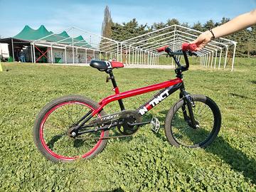 BMX instinct bicicletta