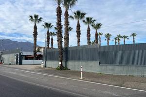 Immobile di 9900 m² con 2 locali a Somma Vesuviana