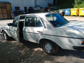 MERCEDES 200D Anno1978